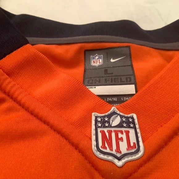 Peyton Manning - Picture 4 of 5